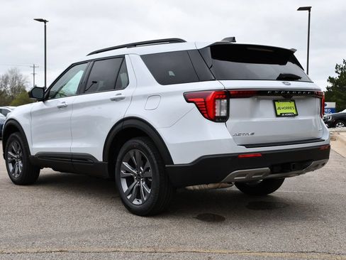 Used 2026 Ford Explorer Active w/ Active Comfort Package AWD/4WD image 4