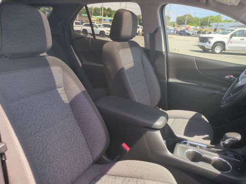 Used 2022 Chevrolet Equinox LT AWD/4WD image 32