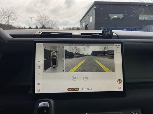 Used 2023 Land Rover Defender 130 X-Dynamic SE image 29