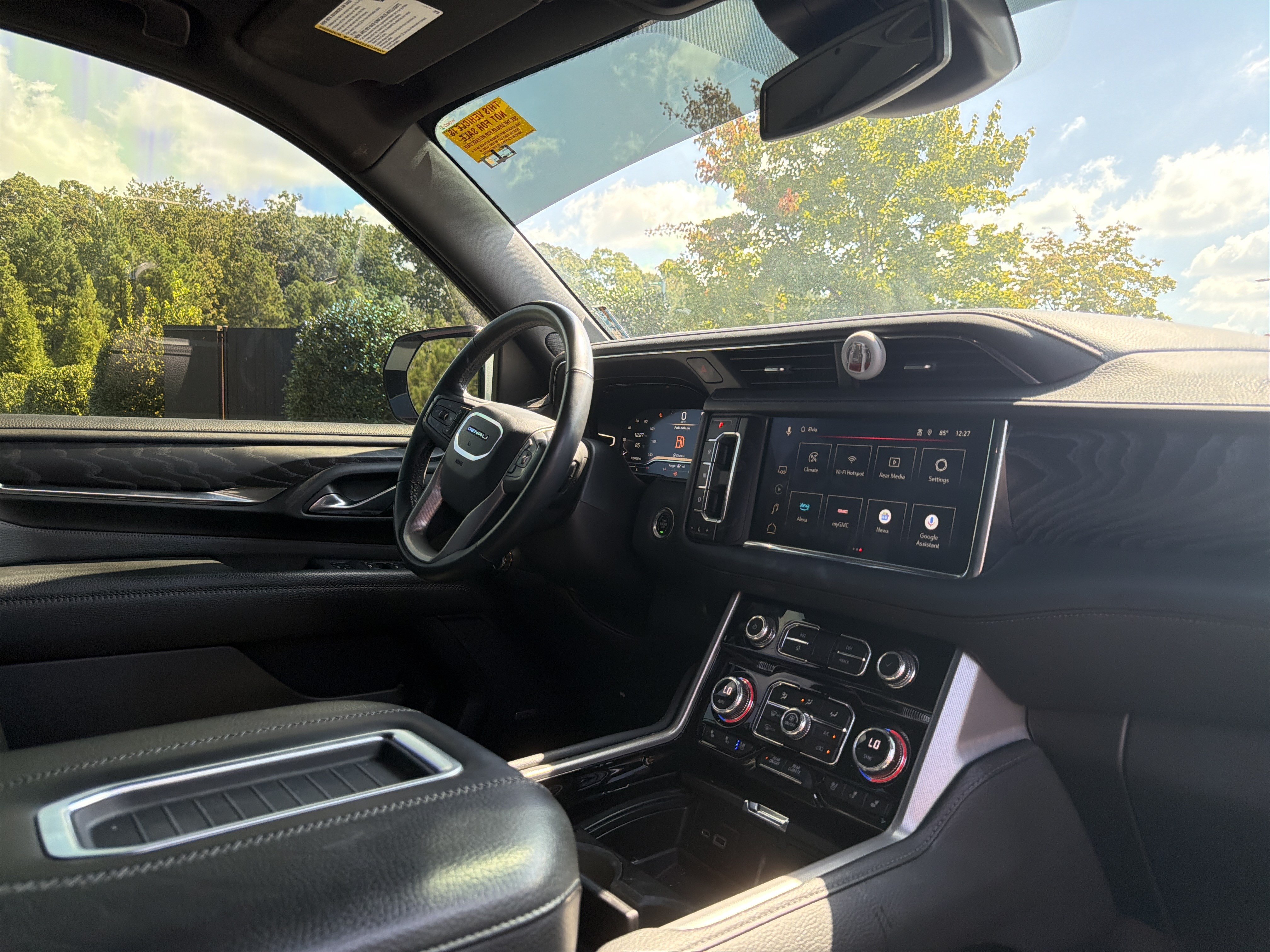 Used 2023 GMC Yukon Denali RWD image 6