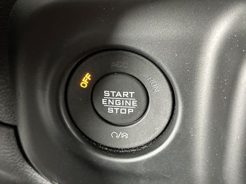 Used 2023 Jeep Gladiator Mojave w/ Cold Weather Group image 28