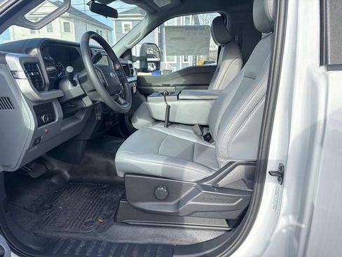 Used 2024 Ford F550 4x4 Regular Cab Super Duty image 7