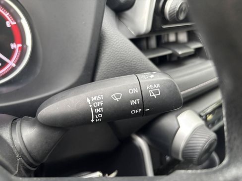 Used 2025 Toyota RAV4 LE AWD/4WD image 29