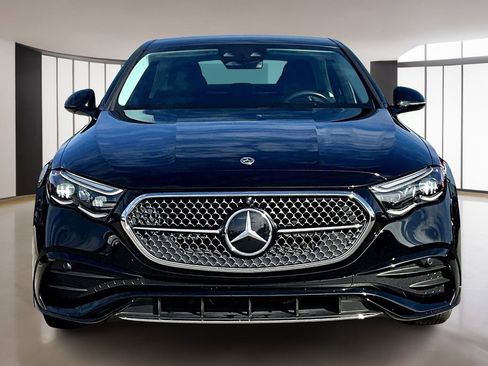 Used 2024 Mercedes-Benz E 350 4MATIC Sedan image 3