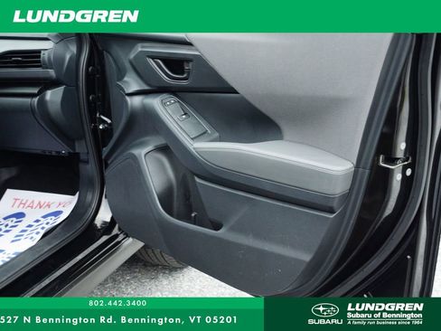 Used 2025 Subaru Crosstrek 2.0i Premium image 8