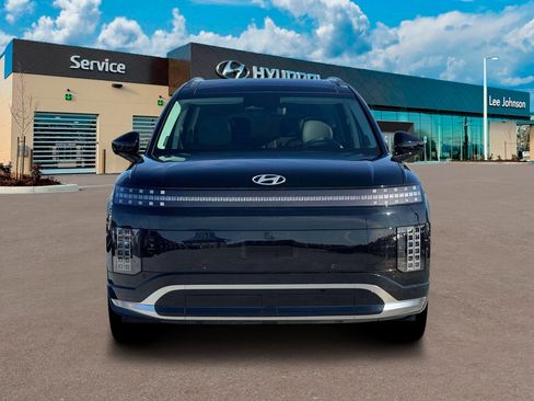 New 2026 Hyundai Ioniq 9 Calligraphy image 12