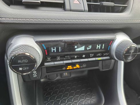 Certified 2025 Toyota RAV4 XLE w/ Convenience Package image 30