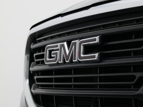 Used 2018 GMC Terrain SLE w/ Driver Convenience Package FWD image 10