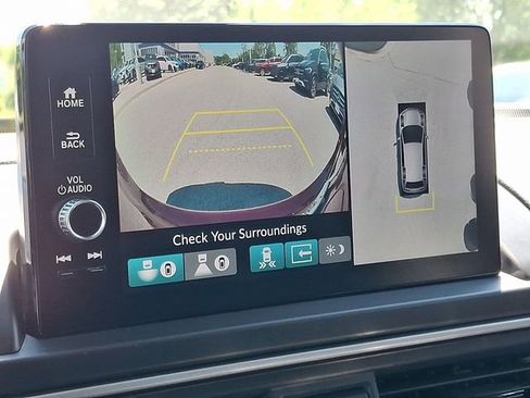 Used 2025 Honda Pilot Elite image 19