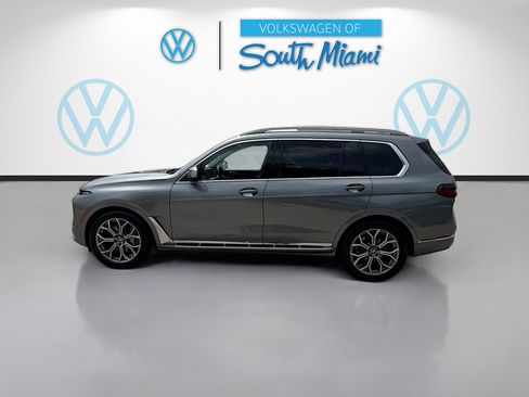 Used 2024 BMW X7 xDrive40i w/ Premium Package AWD/4WD image 4