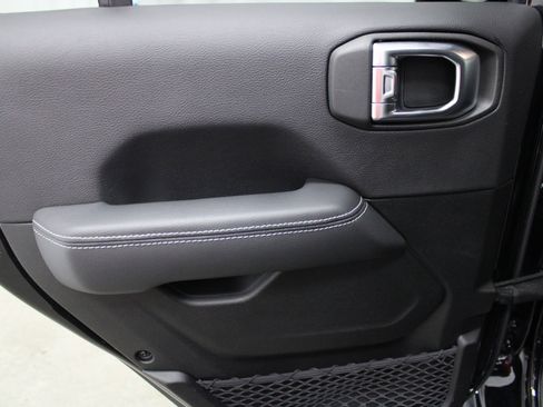 Used 2023 Jeep Wrangler Unlimited Sahara w/ Cold Weather Group image 15