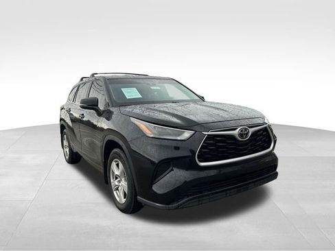 Used 2023 Toyota Highlander L image 7