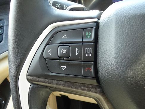 Used 2021 Jeep Grand Cherokee L Limited AWD/4WD image 23