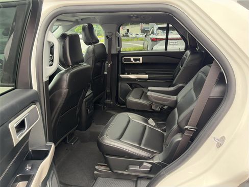 Used 2023 Ford Explorer XLT w/ Equipment Group 202A AWD/4WD image 12