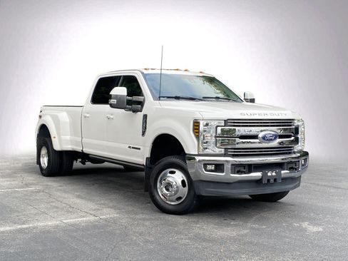 Used 2018 Ford F350 Lariat w/ Lariat Ultimate Package AWD/4WD image 2