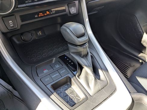 Used 2025 Toyota RAV4 LE image 21