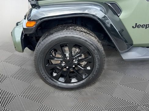 Used 2021 Jeep Gladiator Overland AWD/4WD image 34