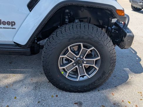 New 2026 Jeep Gladiator Mojave image 9