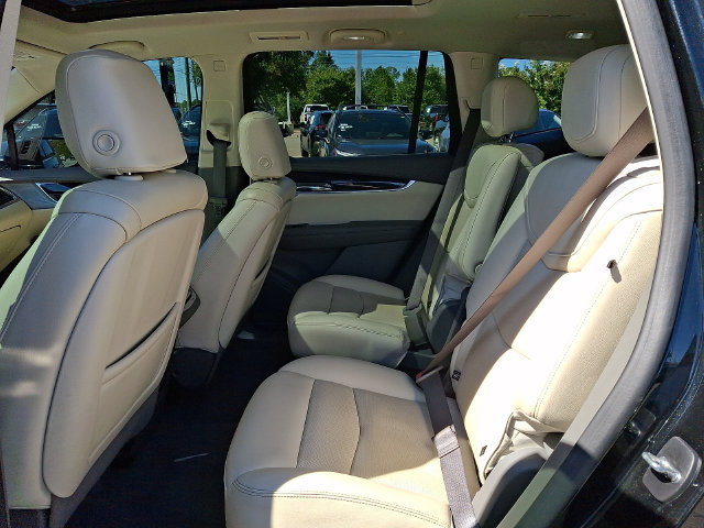 Used 2021 Cadillac XT6 Premium Luxury FWD image 10