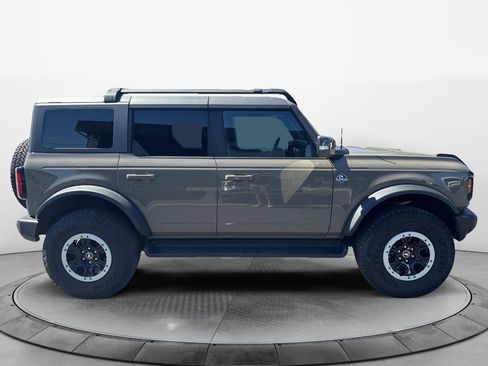 Certified 2025 Ford Bronco Outer Banks w/ Sasquatch Package AWD/4WD image 7