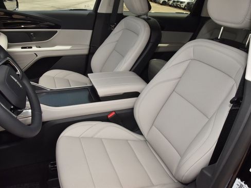 New 2026 Lincoln Nautilus Premier AWD/4WD image 32