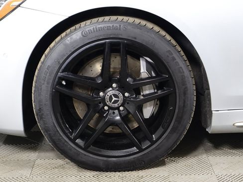 Used 2019 Mercedes-Benz S 560 4MATIC Sedan w/ AMG Line Exterior image 27