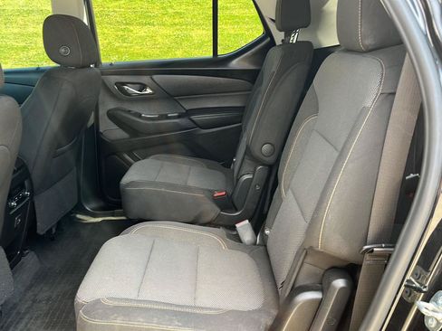 Used 2020 Chevrolet Traverse LT w/ Driver Confidence II Package AWD/4WD image 23