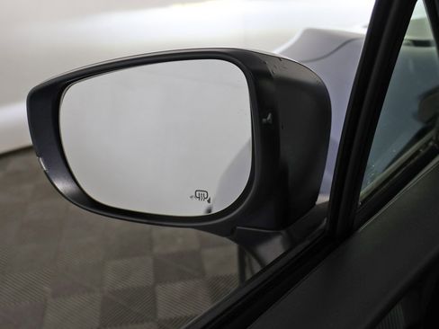 Used 2024 Subaru Crosstrek 2.0i Premium image 31