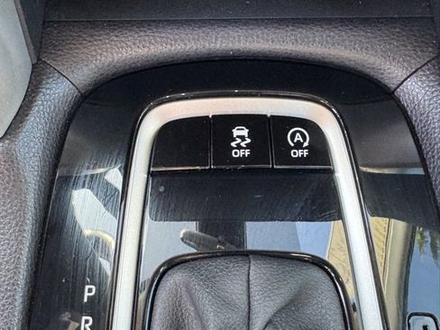 Used 2022 Toyota Corolla Cross LE image 21