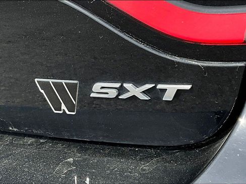 Used 2018 Dodge Charger SXT Plus RWD image 24
