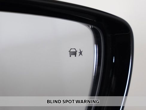 Used 2024 Buick Enclave Premium image 7