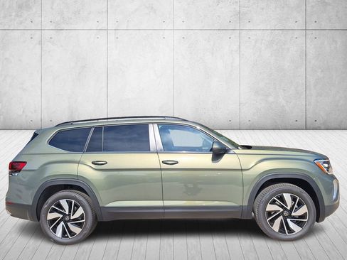 New 2026 Volkswagen Atlas SE image 6