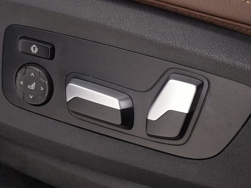 Used 2021 BMW X5 xDrive40i w/ Convenience Package image 43