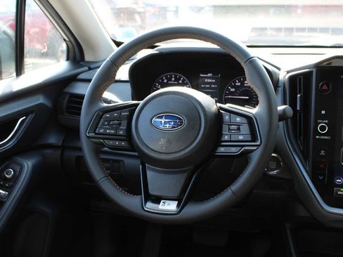 Certified 2024 Subaru Crosstrek 2.5i Limited w/ Crosstrek Mirror Package image 3