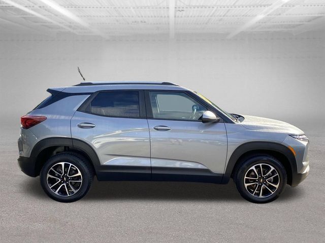 Used 2025 Chevrolet TrailBlazer LT AWD/4WD image 22