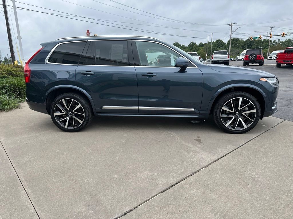 Certified 2024 Volvo XC90 B6 Ultimate w/ Protection Package Premier AWD/4WD image 4