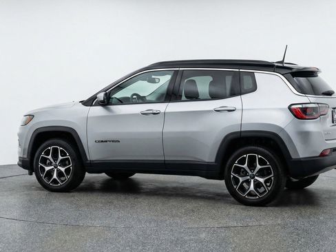 Used 2025 Jeep Compass Limited AWD/4WD image 5