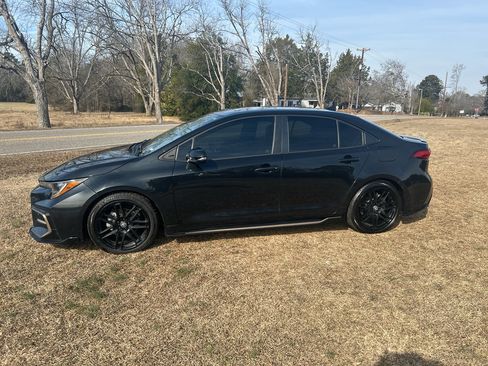 Used 2021 Toyota Corolla XSE image 2