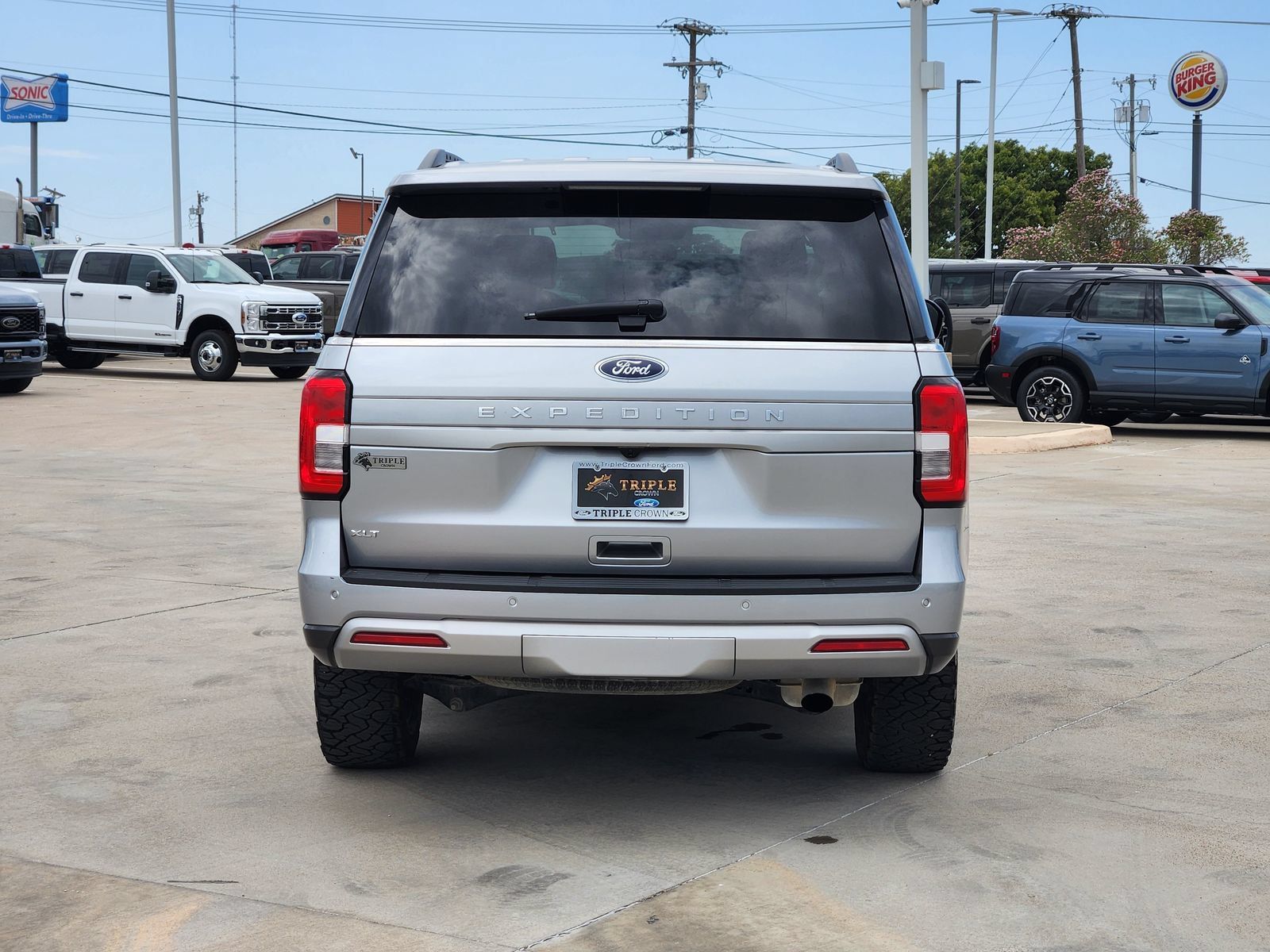 Used 2023 Ford Expedition XLT AWD/4WD image 8