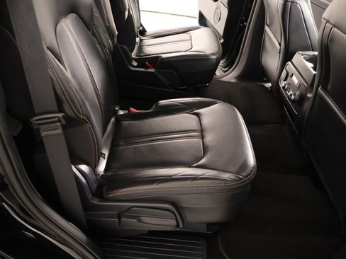 Used 2024 Ford Expedition Platinum AWD/4WD image 15