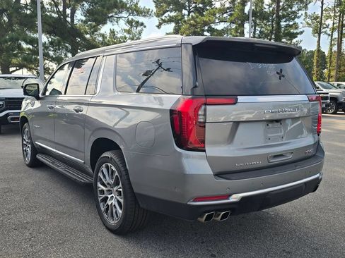 Used 2025 GMC Yukon XL Denali AWD/4WD image 5