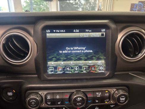 Used 2022 Jeep Gladiator Rubicon w/ Cold Weather Group image 38