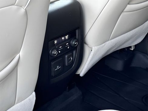 Used 2023 Buick Enclave Avenir w/ Avenir Technology Package image 14