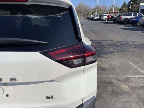 Used 2022 Nissan Rogue SL w/ SL Premium Package FWD image 17