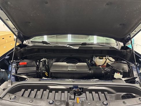 Used 2023 Chevrolet Silverado 1500 LT AWD/4WD image 11