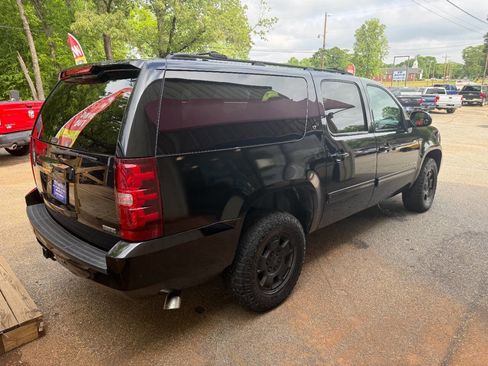 Used 2011 Chevrolet Suburban LT AWD/4WD image 4