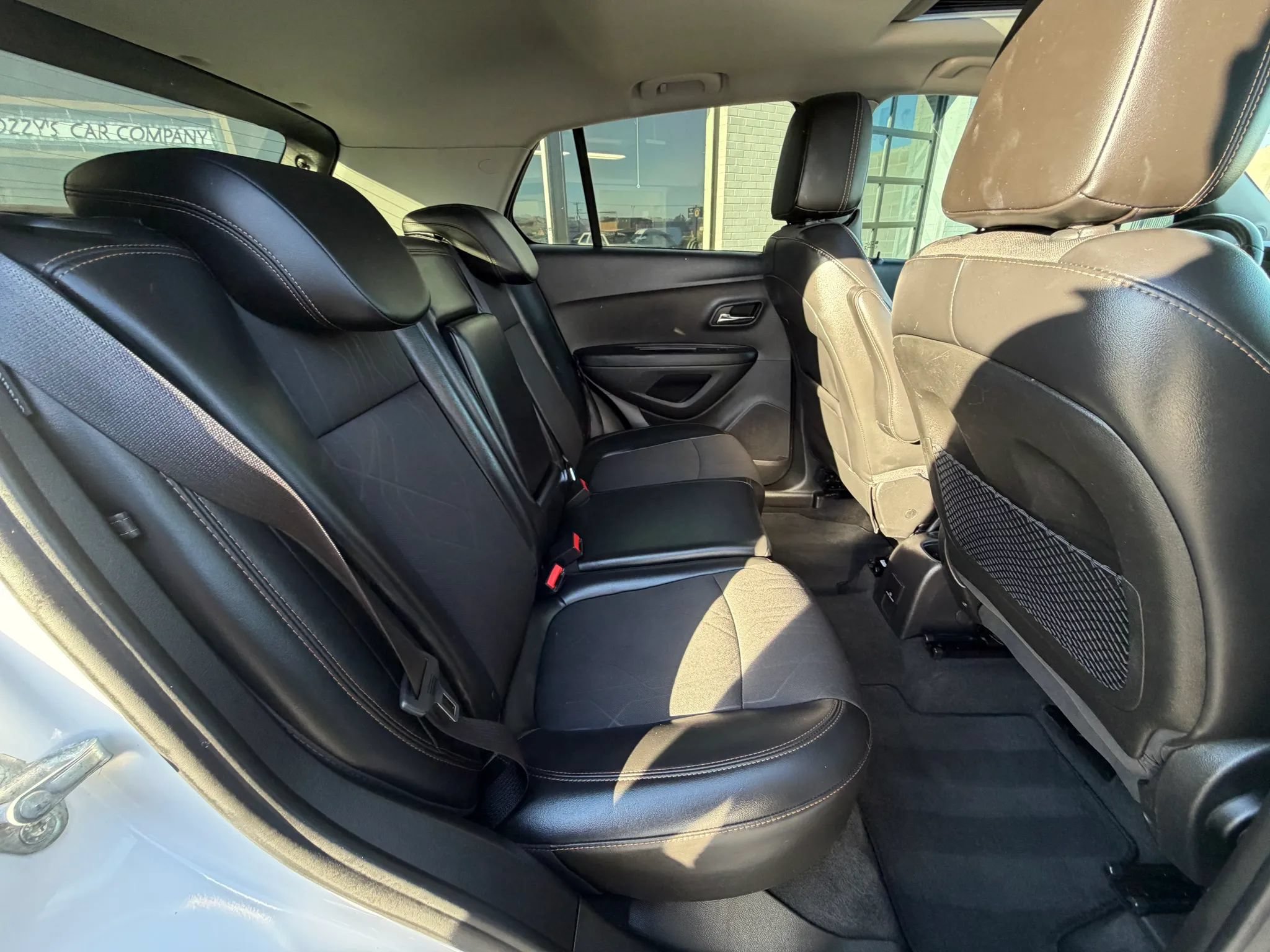 Used 2019 Chevrolet Trax LT w/ Sun & Sound Package AWD/4WD image 16