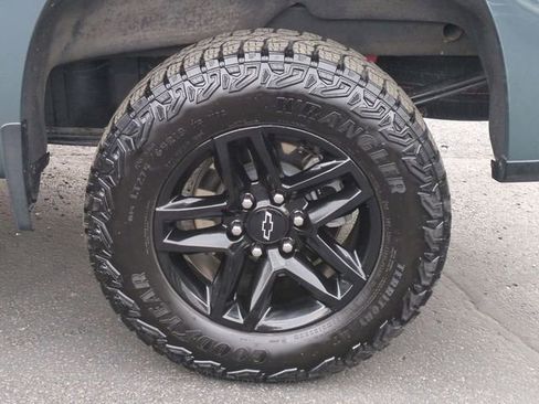 Used 2025 Chevrolet Silverado 1500 Custom Trail Boss AWD/4WD image 32