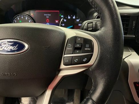 Used 2021 Ford Explorer XLT AWD/4WD image 13