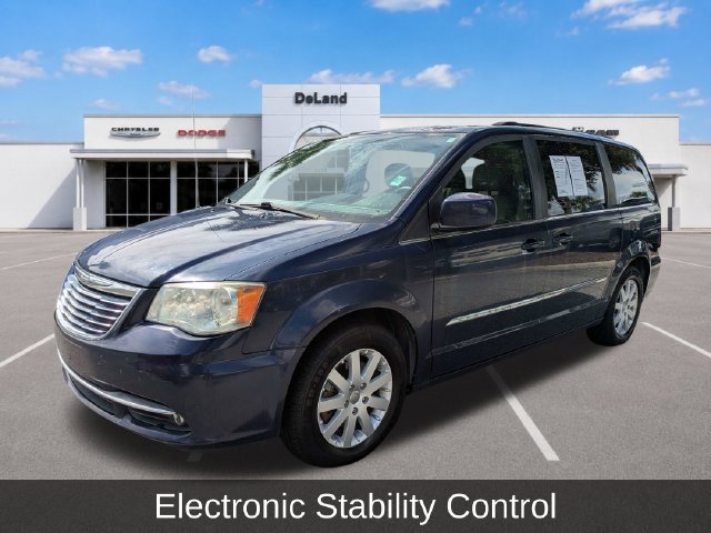 Used 2015 Chrysler Town & Country Touring FWD image 10